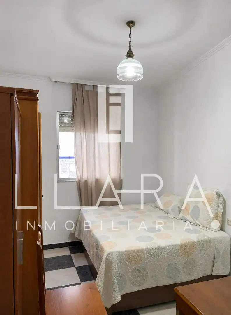 Bedroom of Flat for sale in Lucena  with Storage room, Furnished and Alarm