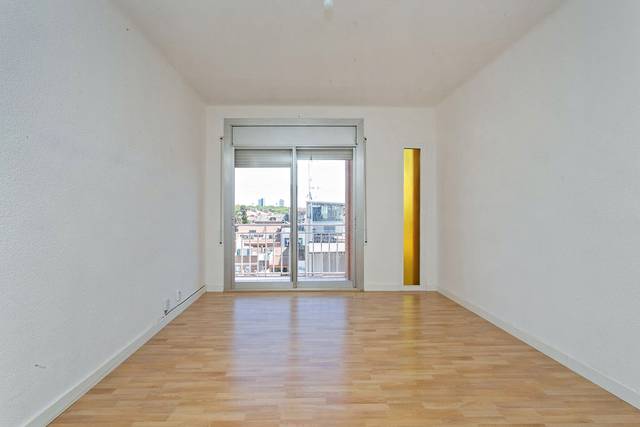 Piso en Venta en C/ de Larra en Can Rull