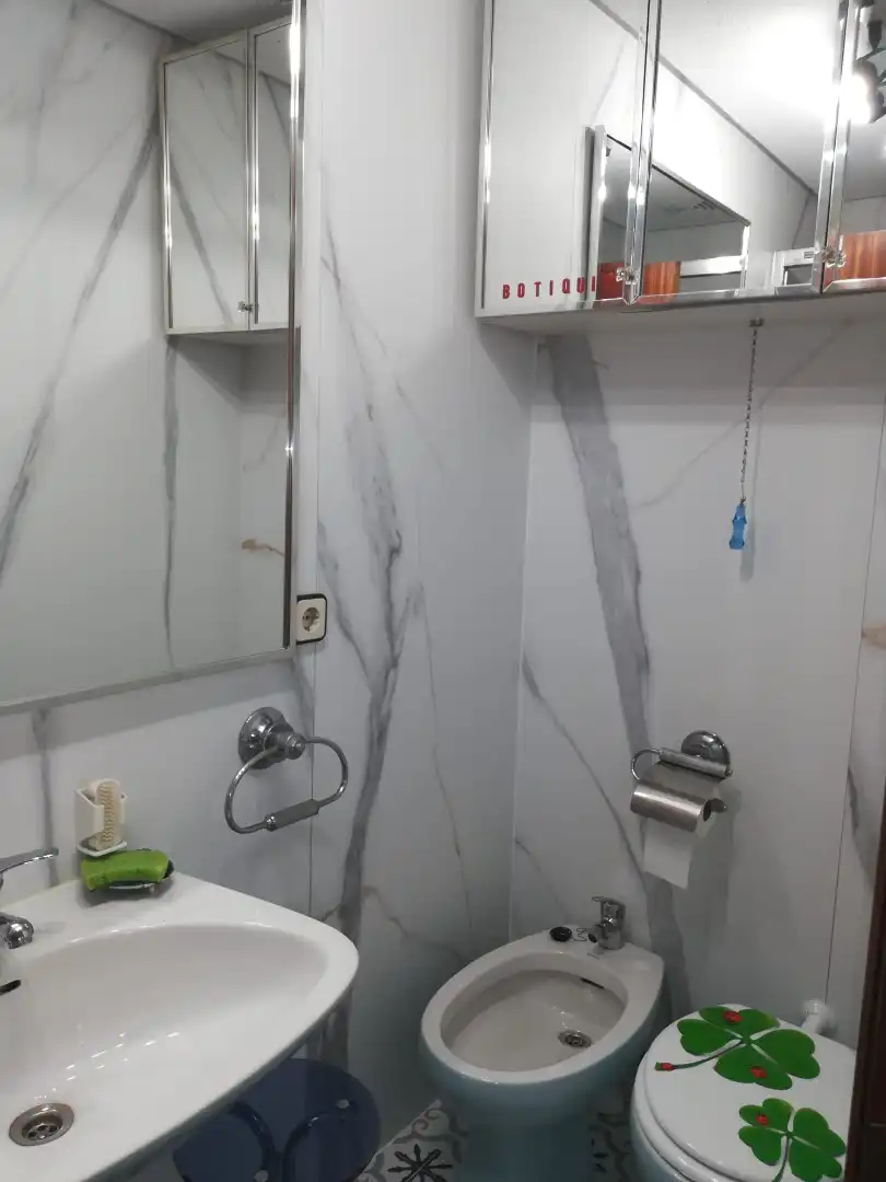 Badezimmer von Büro zur Miete in Móstoles mit Möbliert