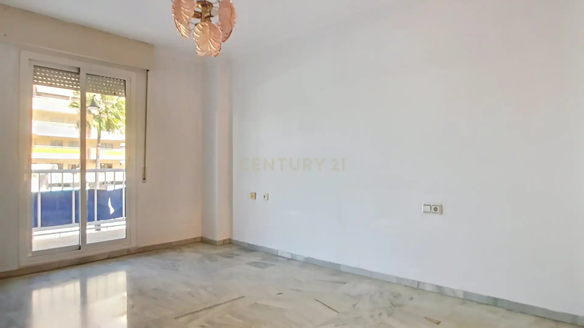 Habitación de Apartamento en venta en Fuengirola con Jardín privado, Trastero y Piscina