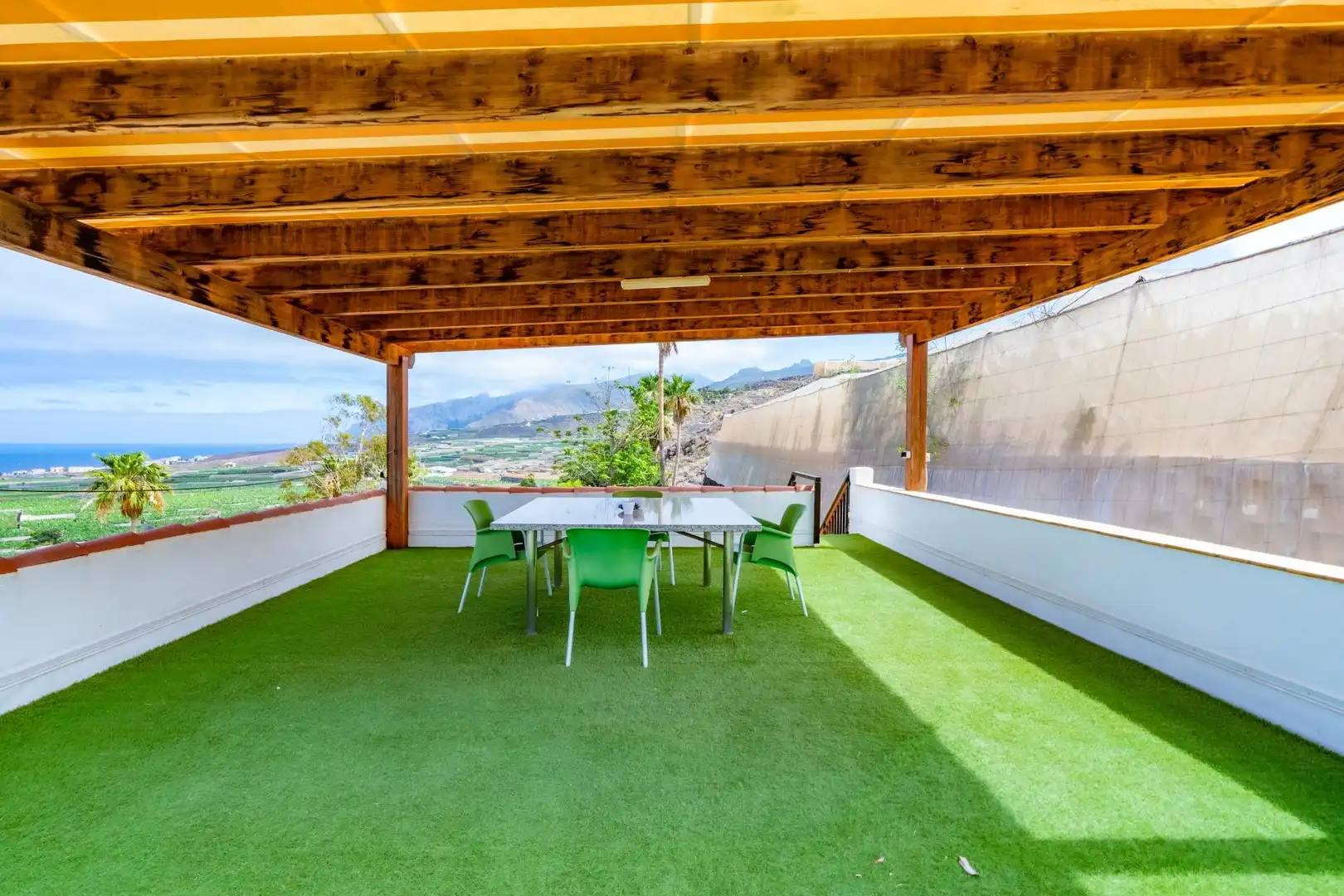 Terrassa de Casa o xalet en venda en Guía de Isora amb Aire condicionat, Jardí privat i Terrassa