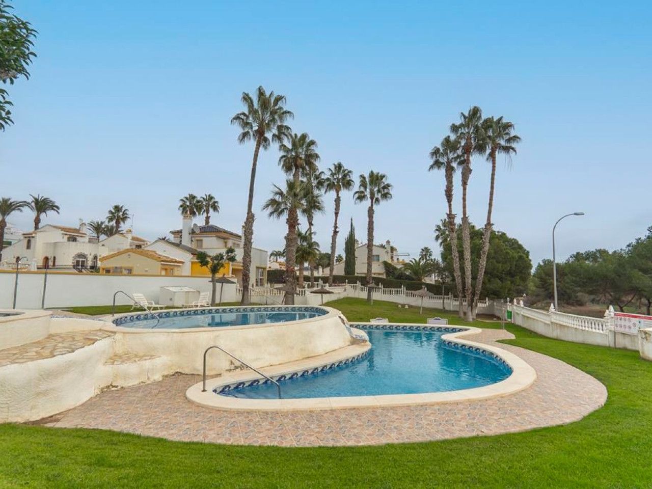 Swimming pool of Single-family semi-detached for sale in Orihuela  with Air Conditioner, Heating and Private garden