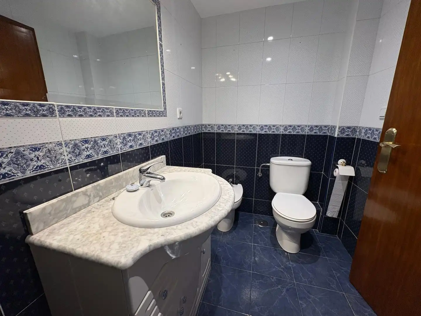 Baño de Piso en venta en Córdoba con Aire acondicionado, Calefacción y Trastero