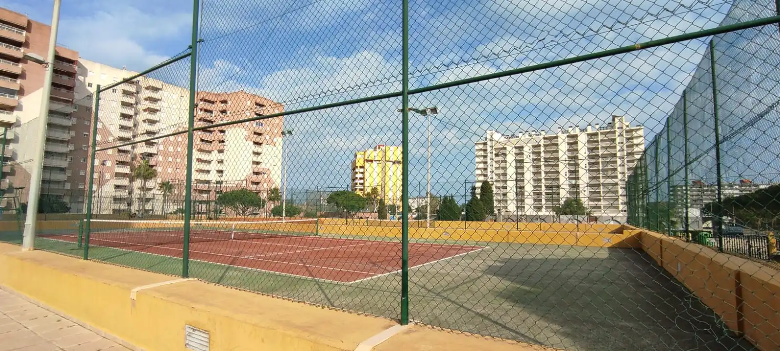 Vista exterior de Apartamento en venta en Canet d'En Berenguer con Terraza, Amueblado y Piscina comunitaria