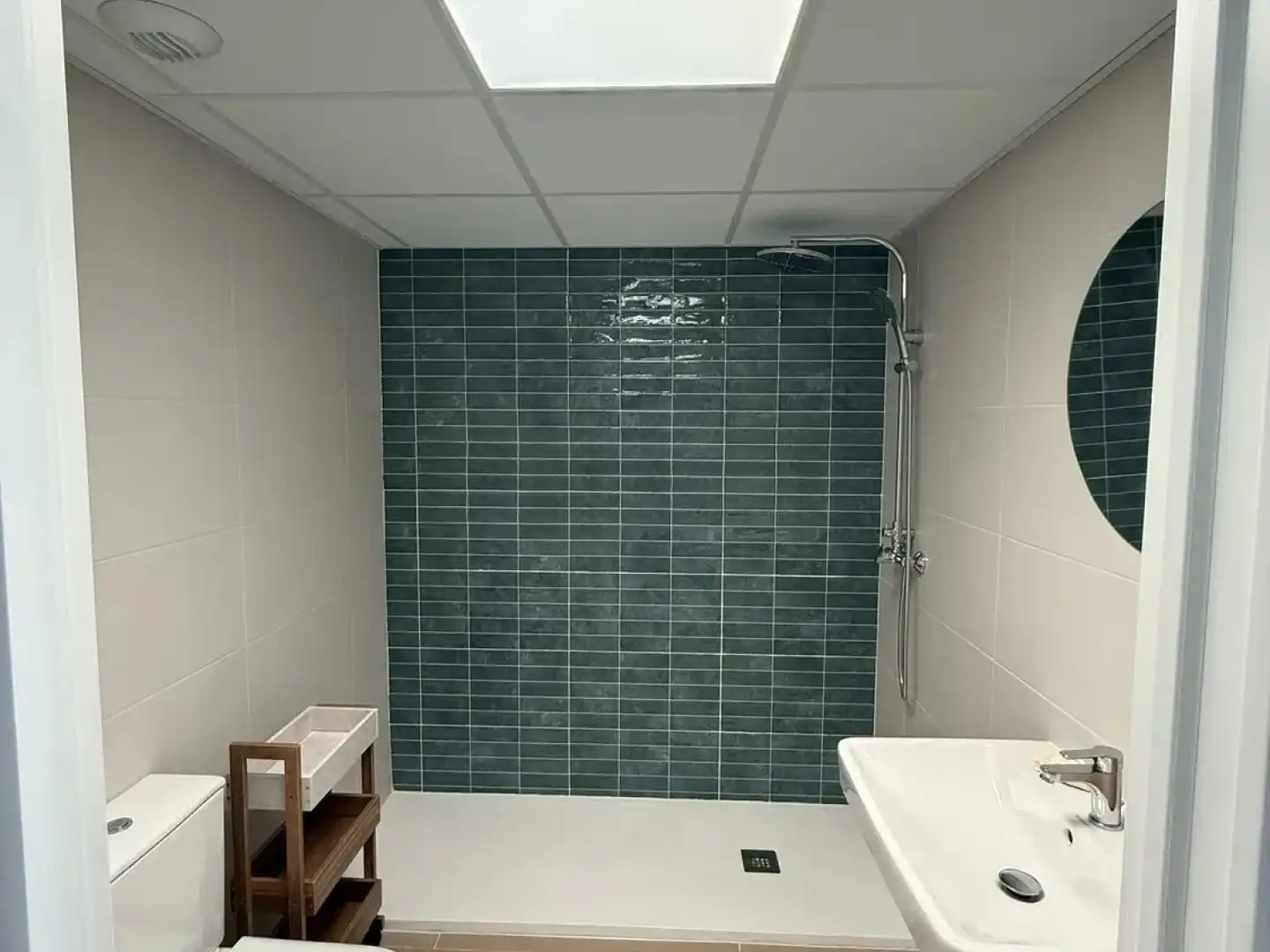 Baño de Piso de alquiler en El Campello con Aire acondicionado, Calefacción y Piscina
