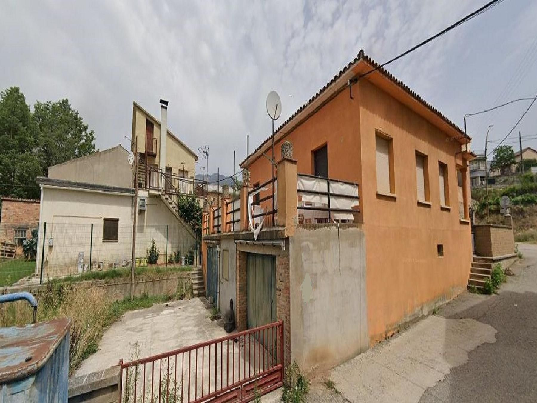 Exterior view of House or chalet for sale in Oliana
