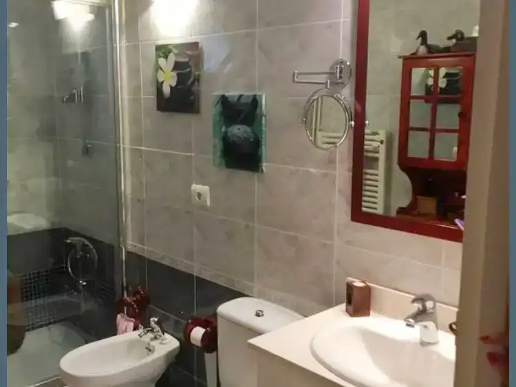 Bany de Pis de lloguer en Vigo  amb Parquet