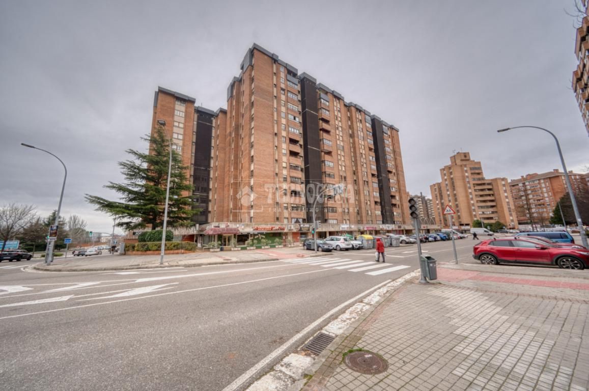 Exterior view of Flat for sale in Valladolid Capital  with Heating and Storage room