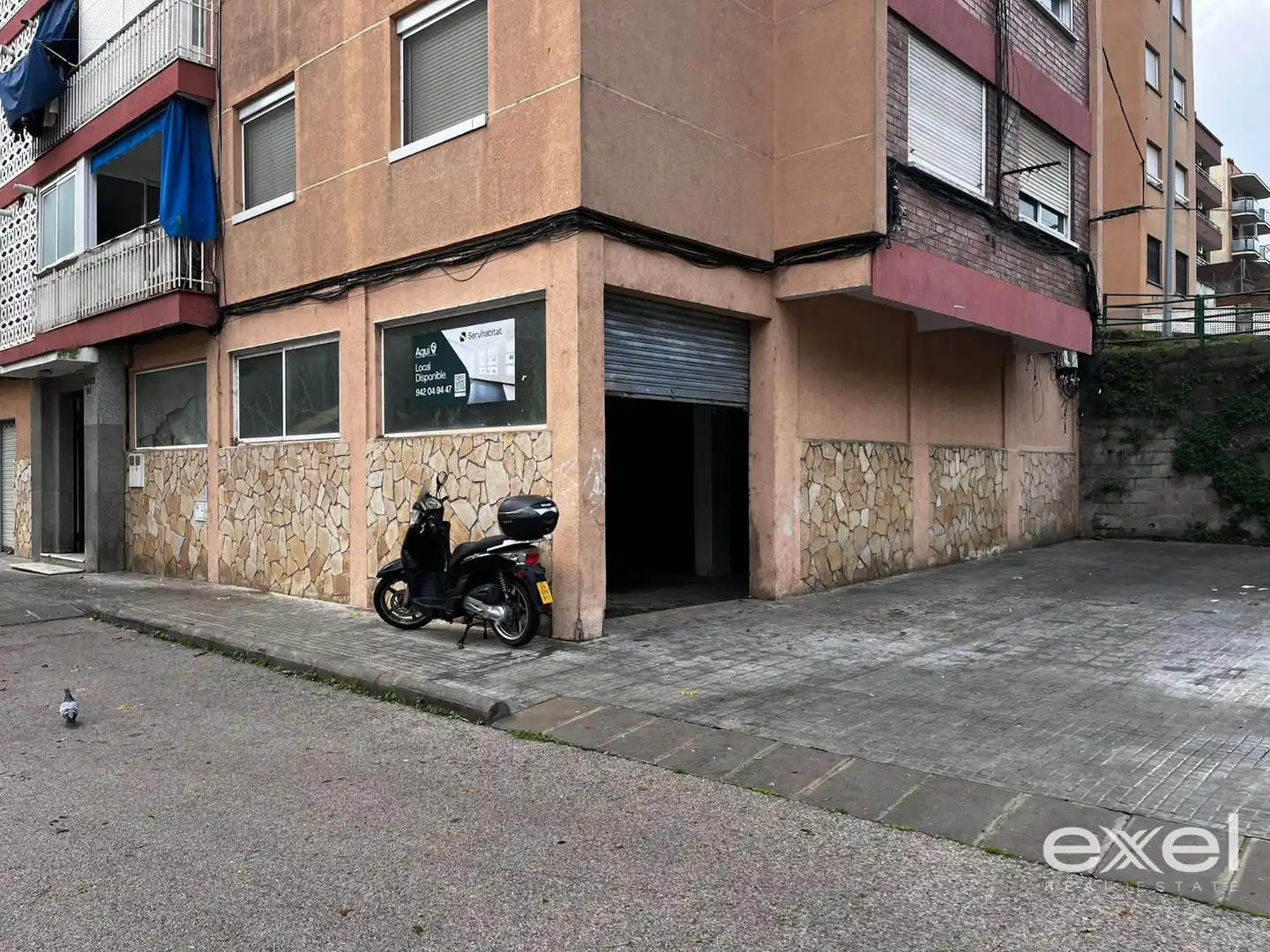 Vista exterior de Local en venta en Vallirana