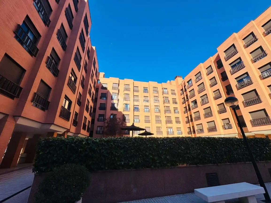 Flat with pool for sale in C. Belfast