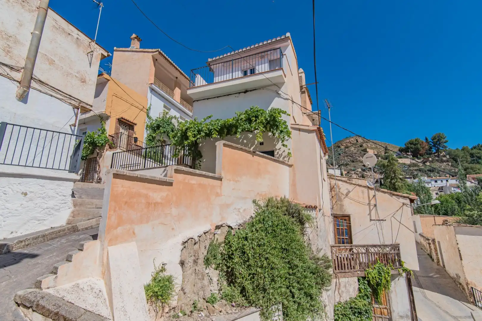 Vista exterior de Casa adosada en venta en Quéntar con Calefacción, Terraza y Trastero