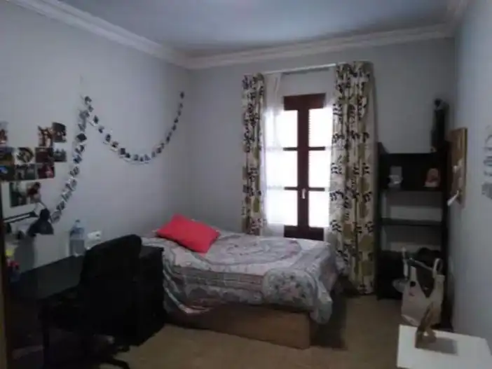 Dormitori de Casa adosada per a compartir en Osuna amb Aire condicionat, Traster i Moblat