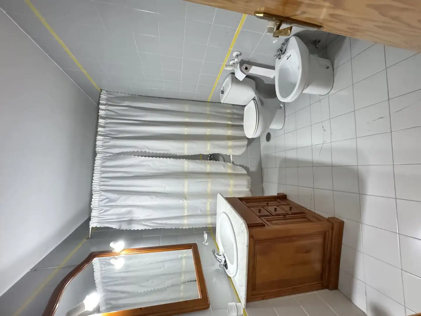 Baño de Piso de alquiler en Cuerva con Aire acondicionado, Calefacción y Terraza