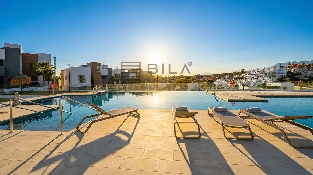 Piscina de Ático en venta en Marbella con Aire acondicionado, Terraza y Trastero