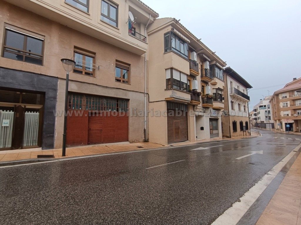 Local de lloguer a San Vicente Plaza, Oyón-Oion