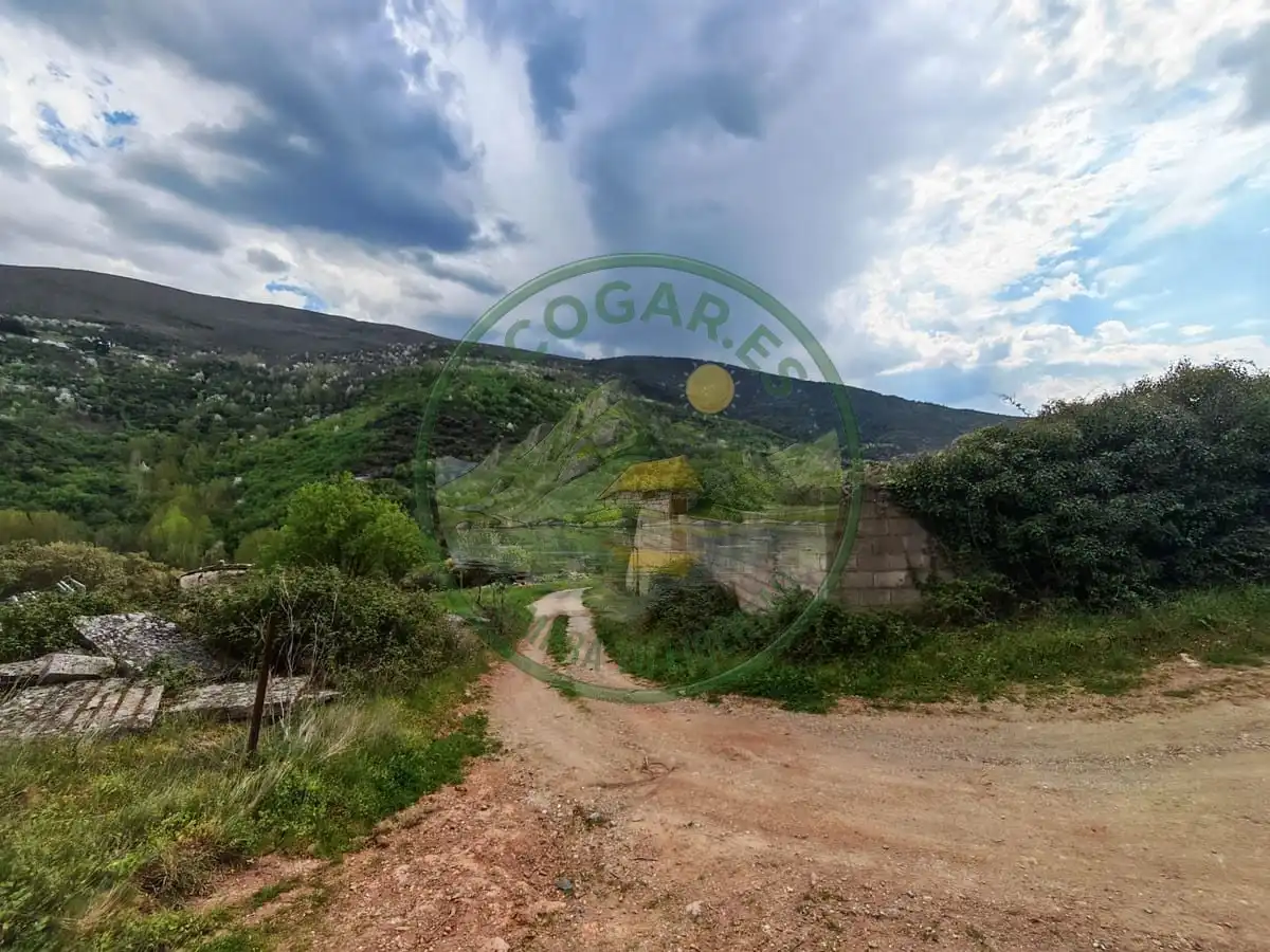 Detached homes for sale in Puente de Domingo Flórez