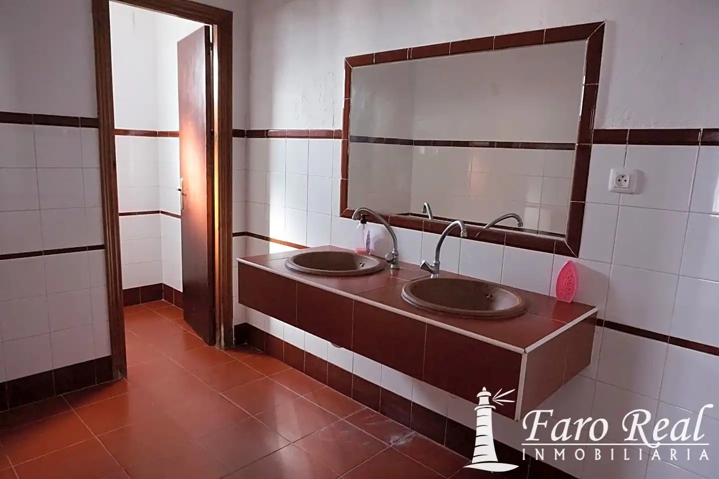 Badezimmer von Fabrikhallen zum Verkauf in Sanlúcar de Barrameda