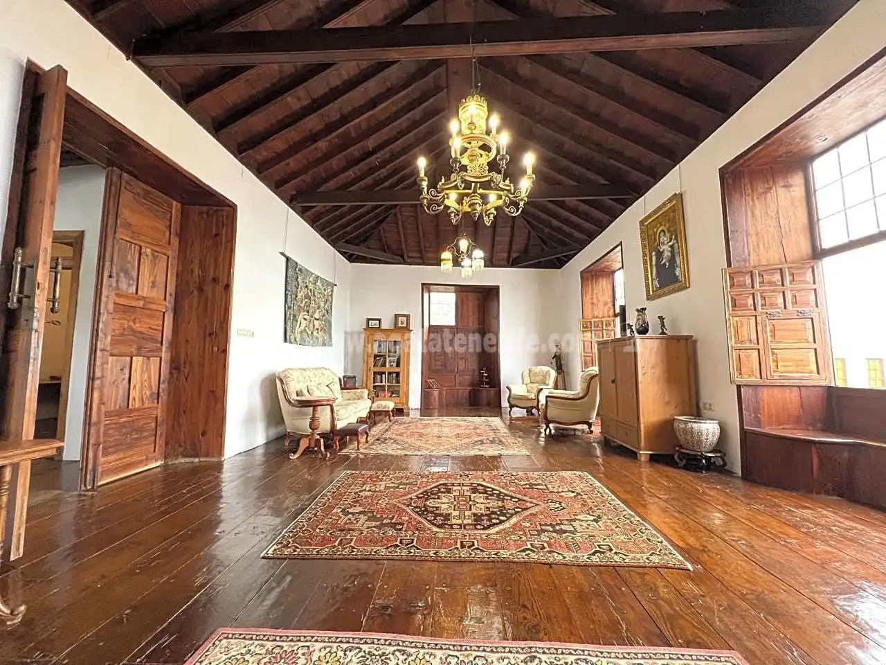 Sala d'estar de Casa o xalet en venda en Icod de los Vinos amb Jardí privat, Terrassa i Piscina
