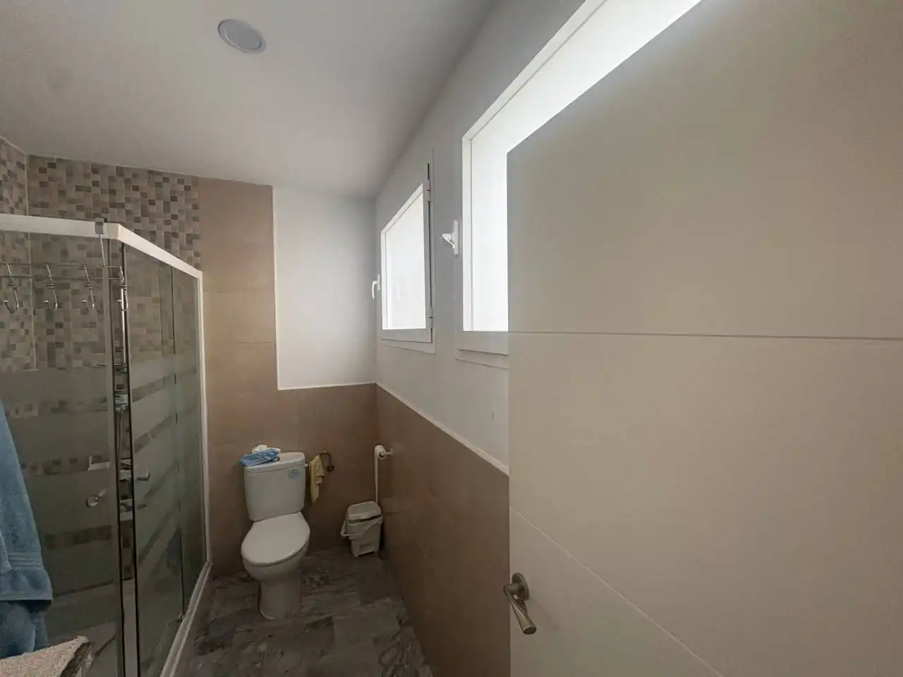 Bany de Apartament en venda en Estepona amb Aire condicionat, Terrassa i Moblat