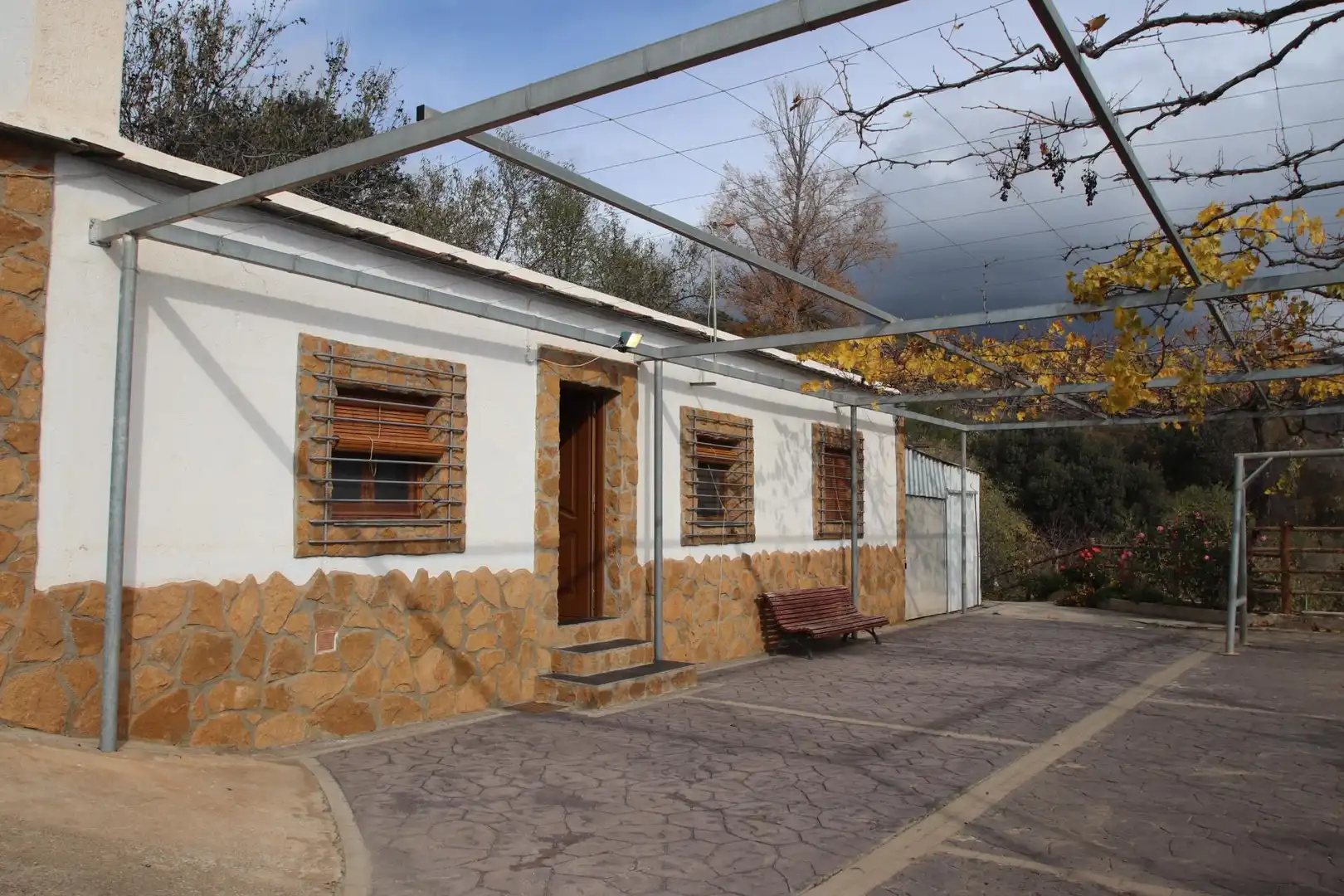 Casa rústica amb jardí en venda a Calle Humilladero 3, imagen 3