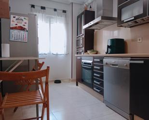Cuina de Casa o xalet en venda en Plasencia amb Moblat