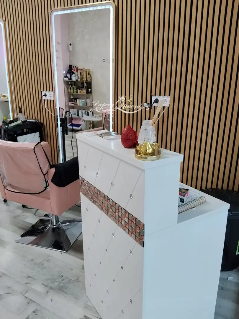 Local comercial en traspaso en Puerto Deportivo, imagen 4