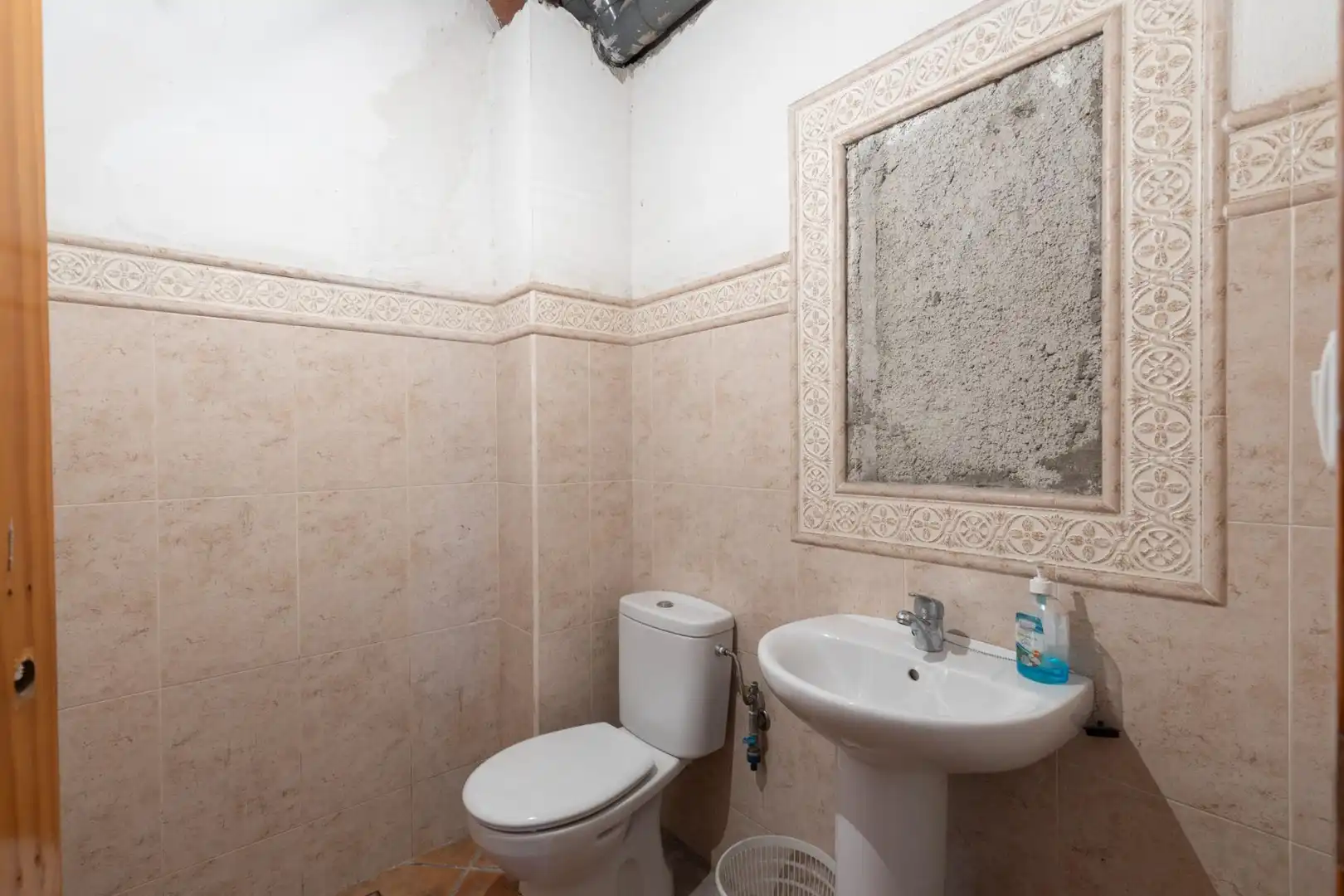 Badezimmer von Wohnung zum Verkauf in Íllora mit Privatgarten, Terrasse und Balkon
