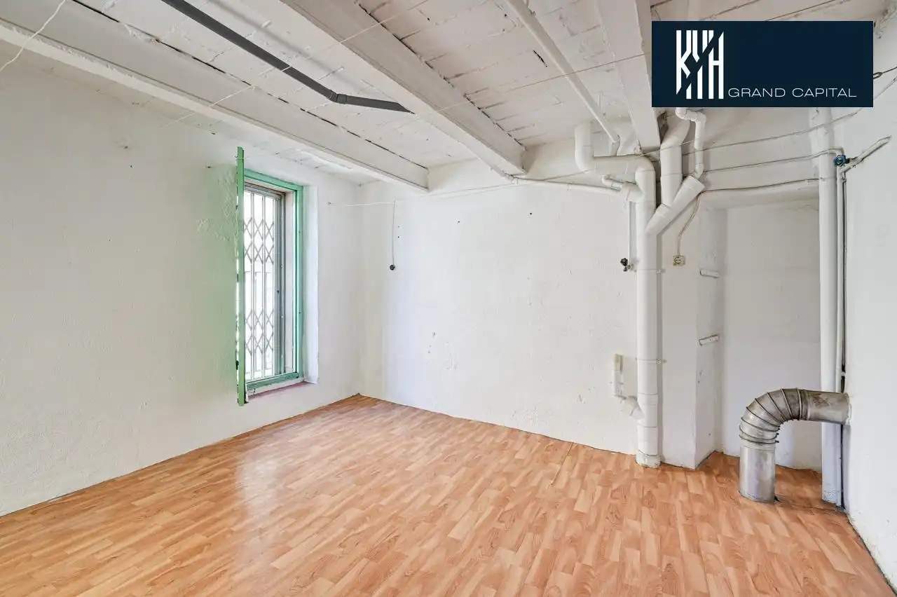 Schlafzimmer von Erdgeschoss zum Verkauf in Salt mit Heizung und Abstellraum