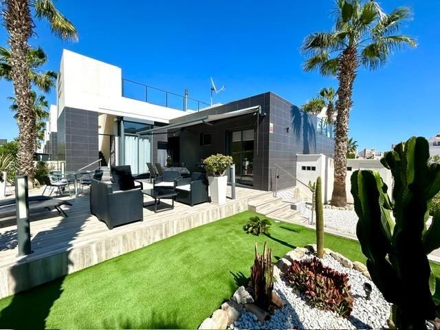 Terraza de Casa o chalet en venta en Orihuela con Aire acondicionado, Jardín privado y Terraza