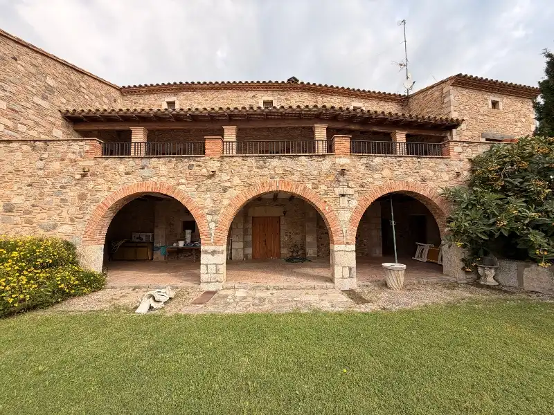 Casa con terraza en venta en Carrer de Figueres, imagen 10