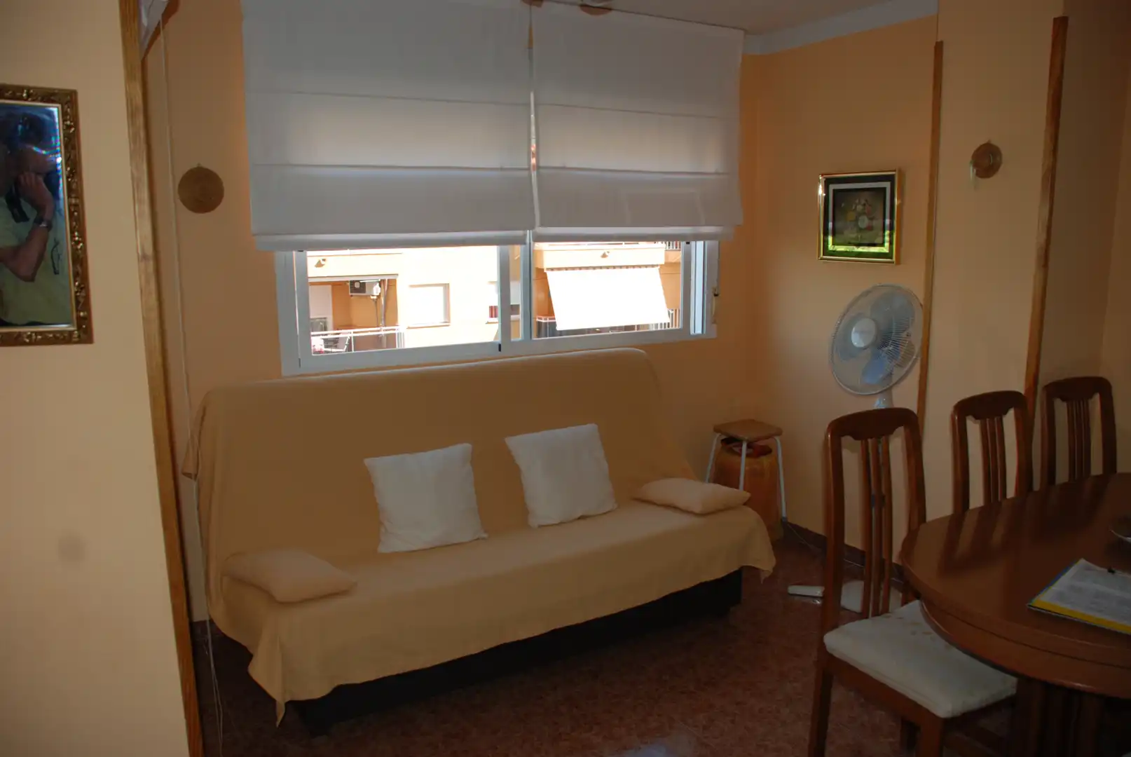 Sala d'estar de Apartament en venda en Miramar amb Calefacció, Terrassa i Moblat