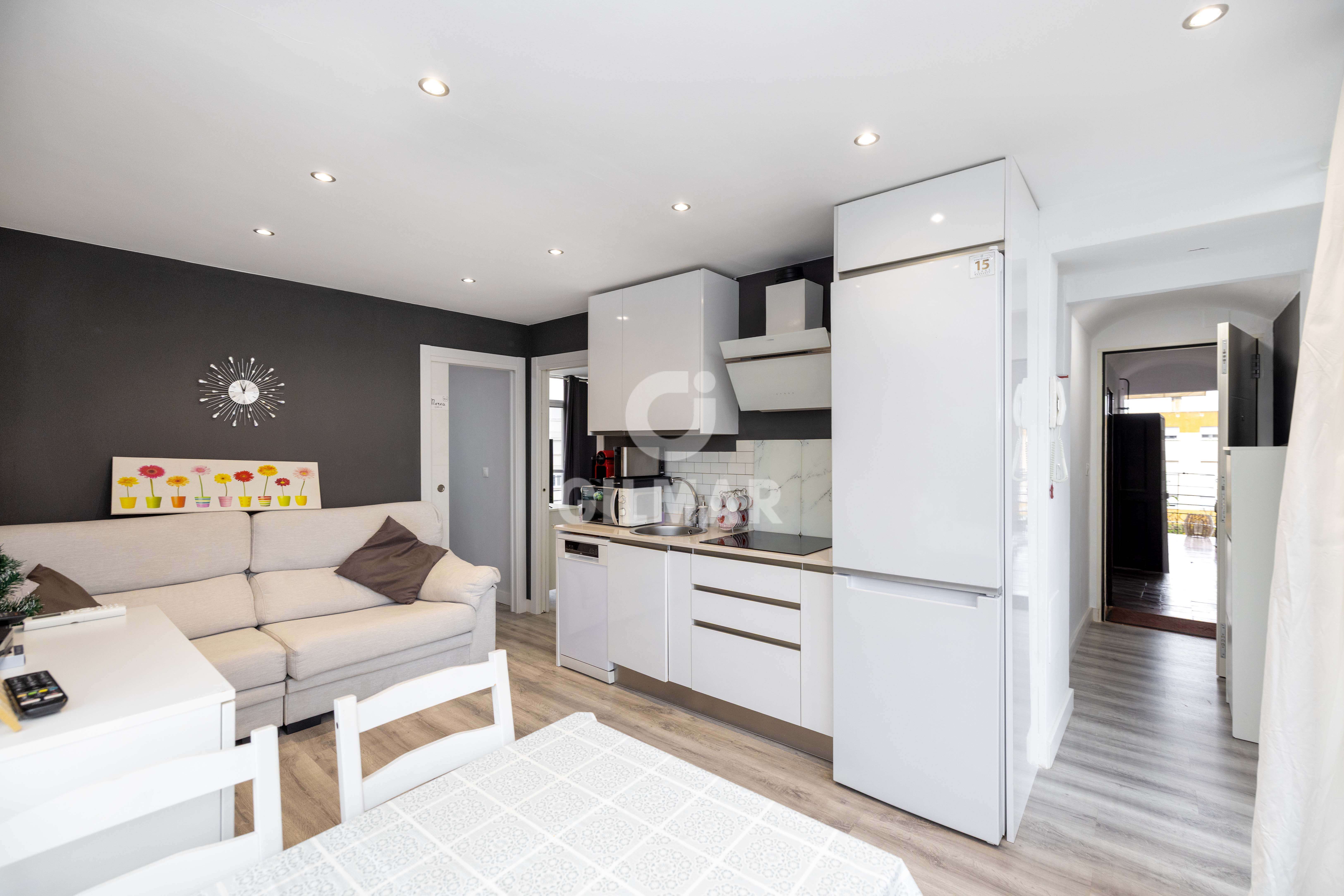 Cuina de Apartament en venda en Torremolinos amb Piscina