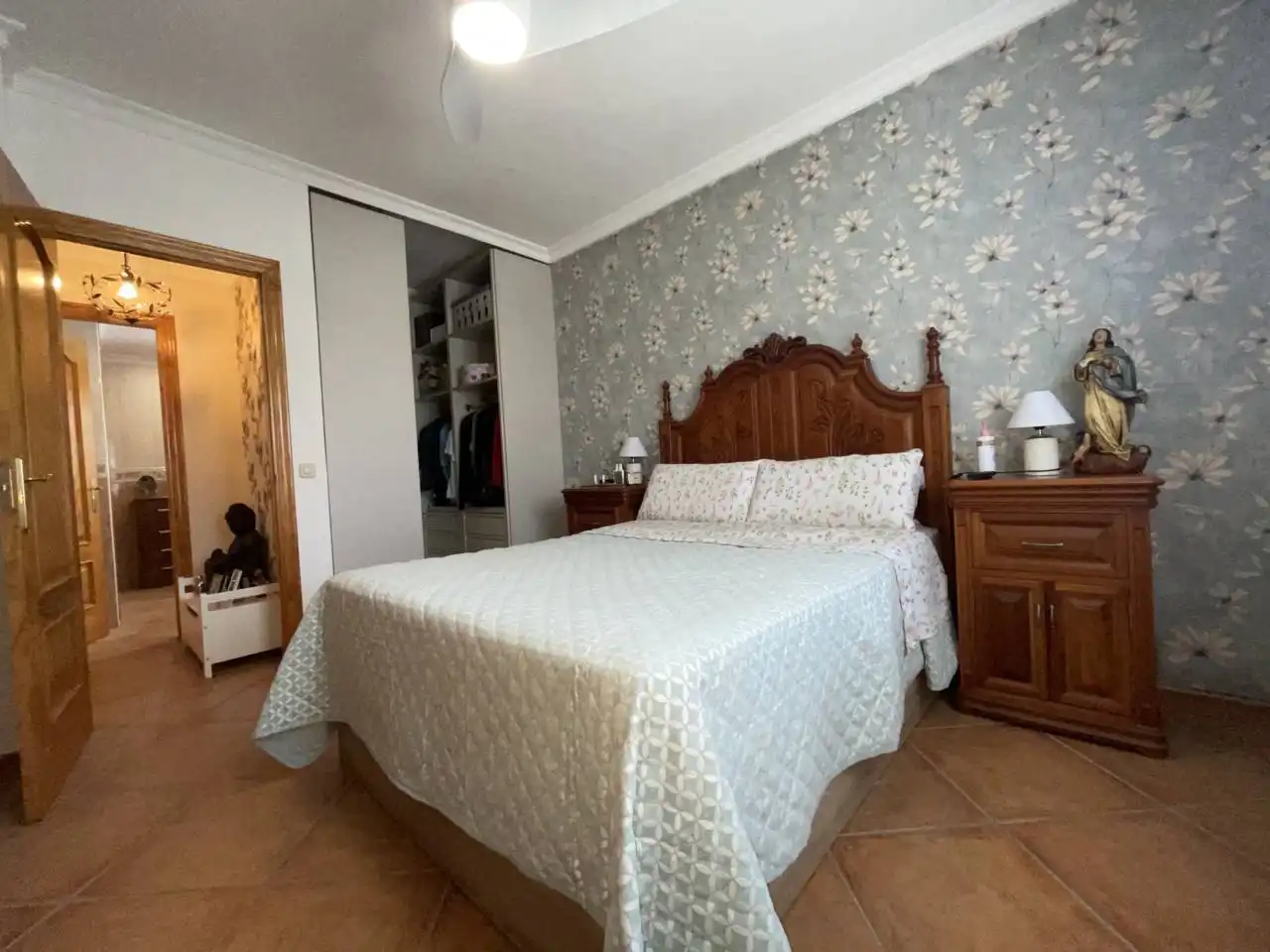 Dormitori de Finca rústica en venda en Estepona amb Aire condicionat, Calefacció i Jardí privat