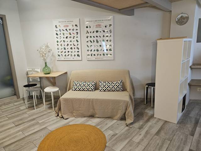 Local comercial en Venta en Calle la Regenta en La Ería