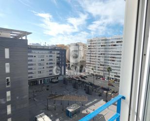 Vista exterior de Pis en venda en  Cádiz Capital amb Aire condicionat