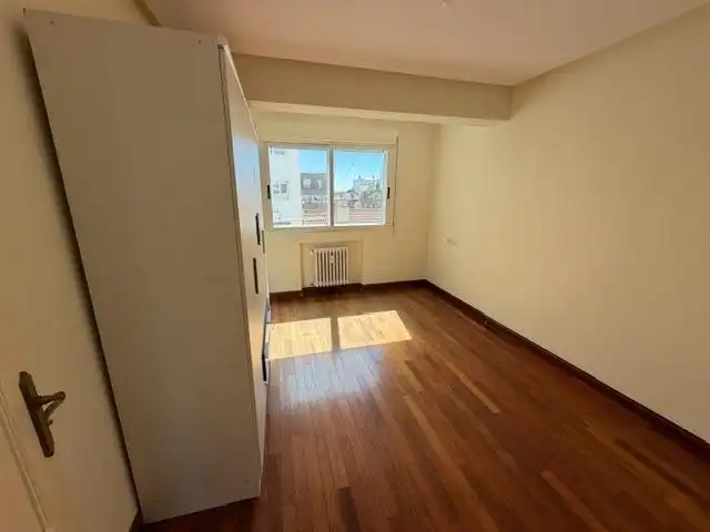 Habitación de Piso en venta en León Capital  con Calefacción