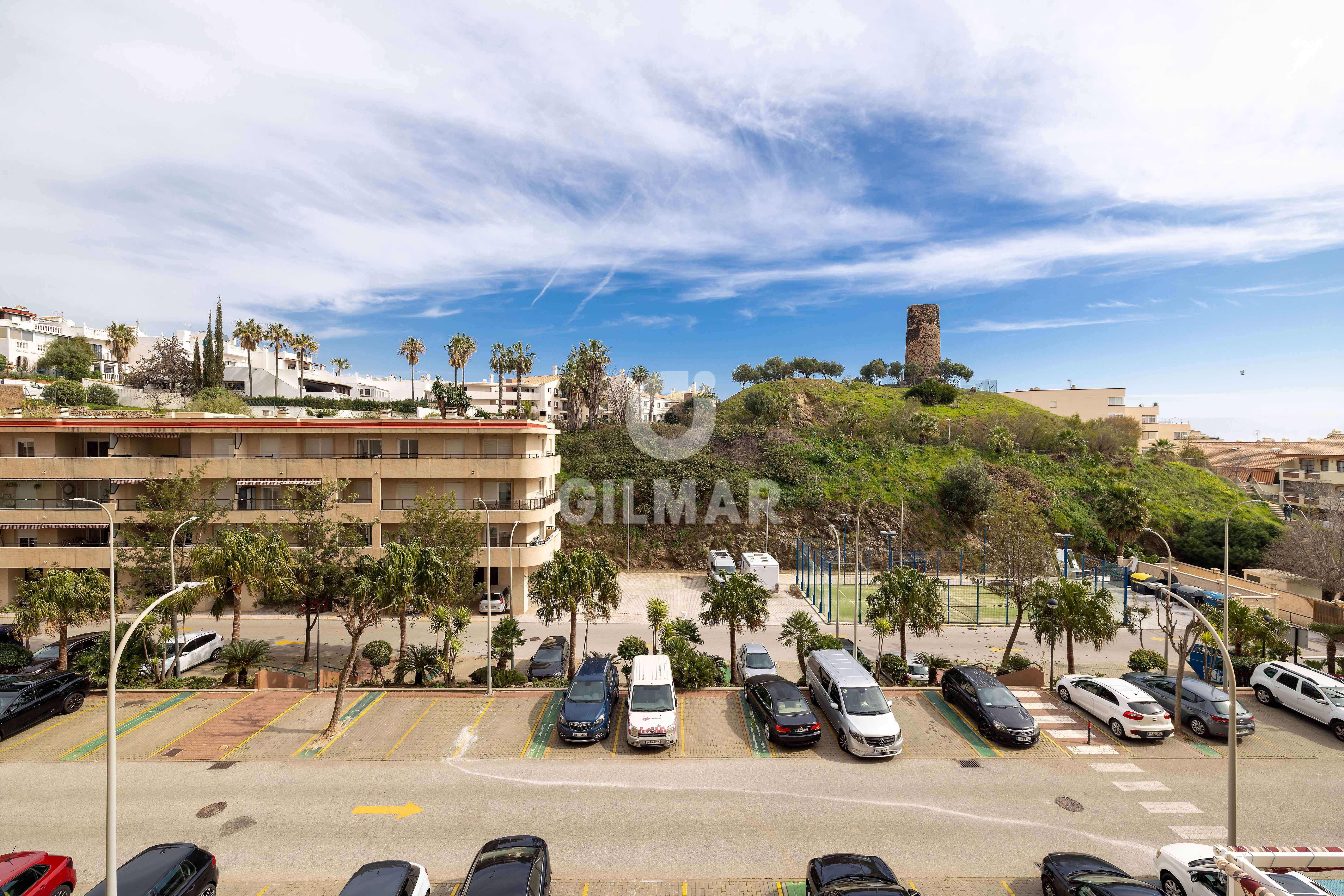 Vista exterior de Piso en venta en Benalmádena con Calefacción, Jardín privado y Piscina