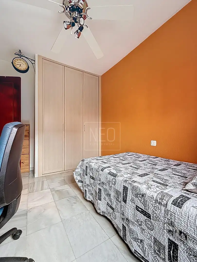 Bedroom of Flat for sale in Granada  with Private garden, Storage room and Balcony