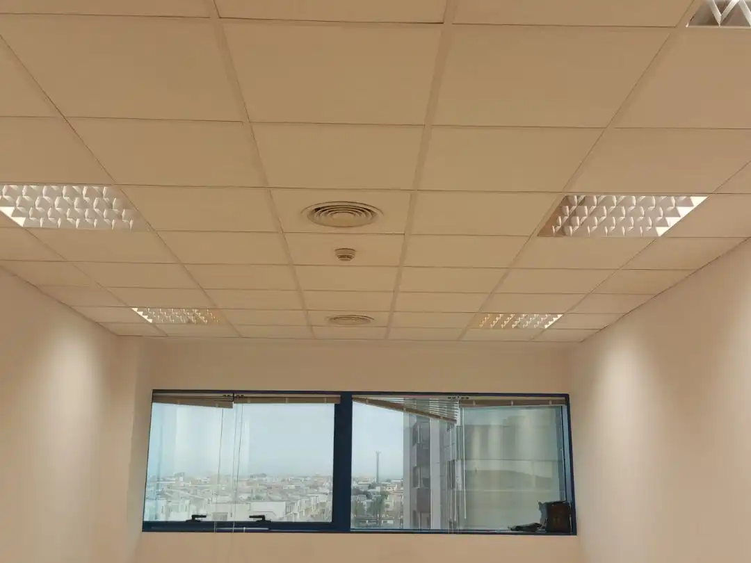 Office for rent in Sevilla  with Air Conditioner and Heating