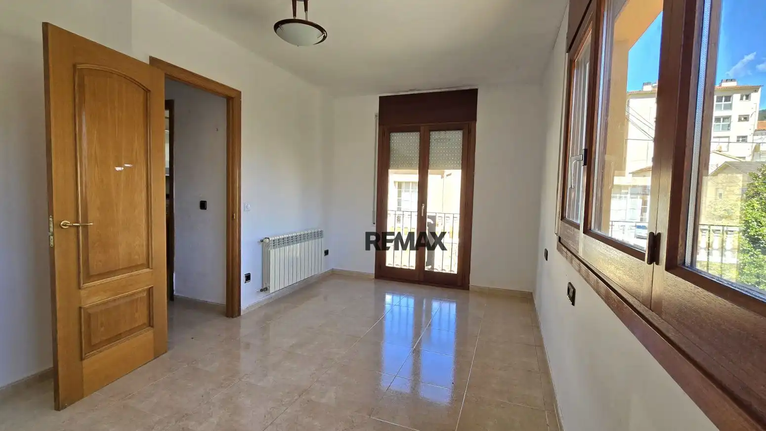 Detached house with garden for sale in Calle CL ISAAC ALBENIZ, imagen 12