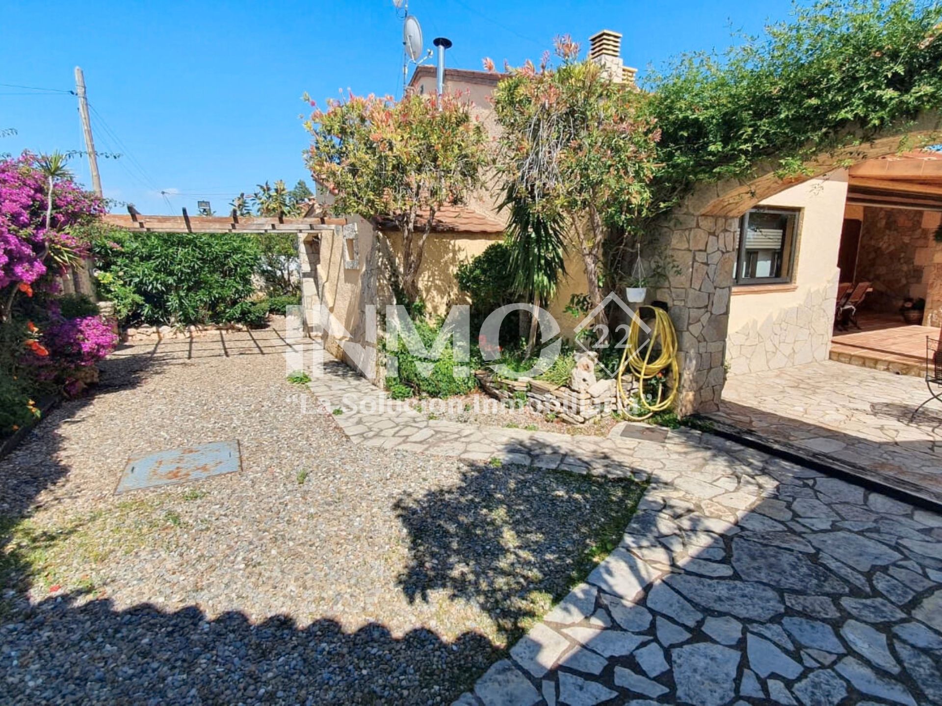 Garden of House or chalet for sale in Botarell  with Air Conditioner, Heating and Private garden