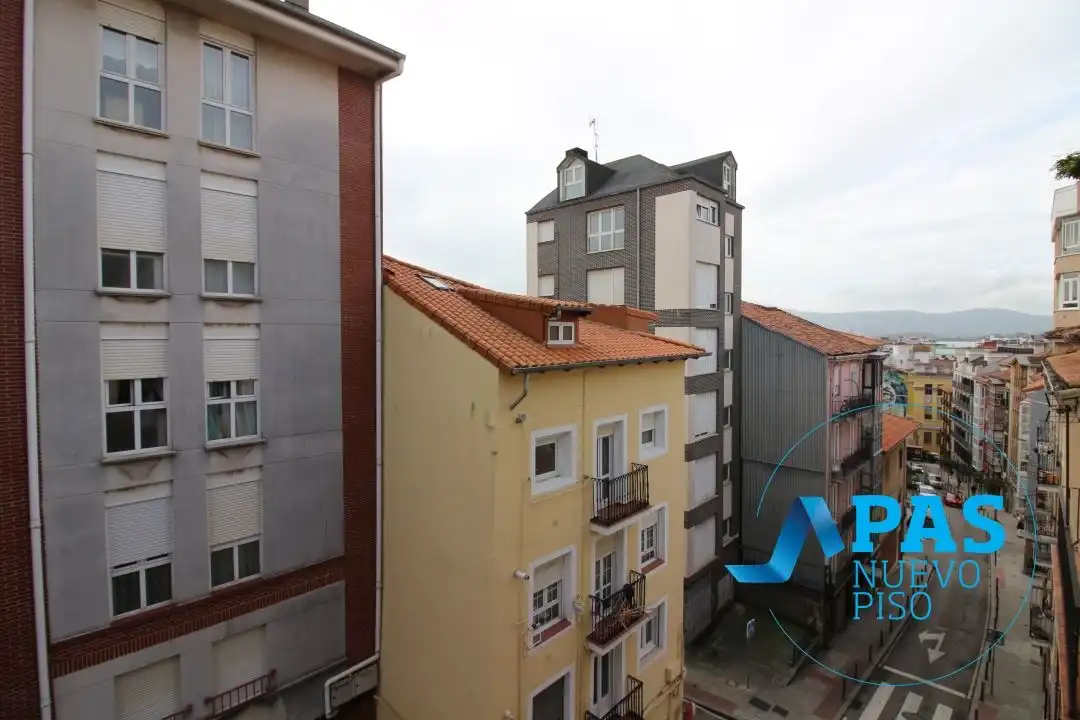 Außenansicht von Wohnung zur Miete in Santander mit Balkon