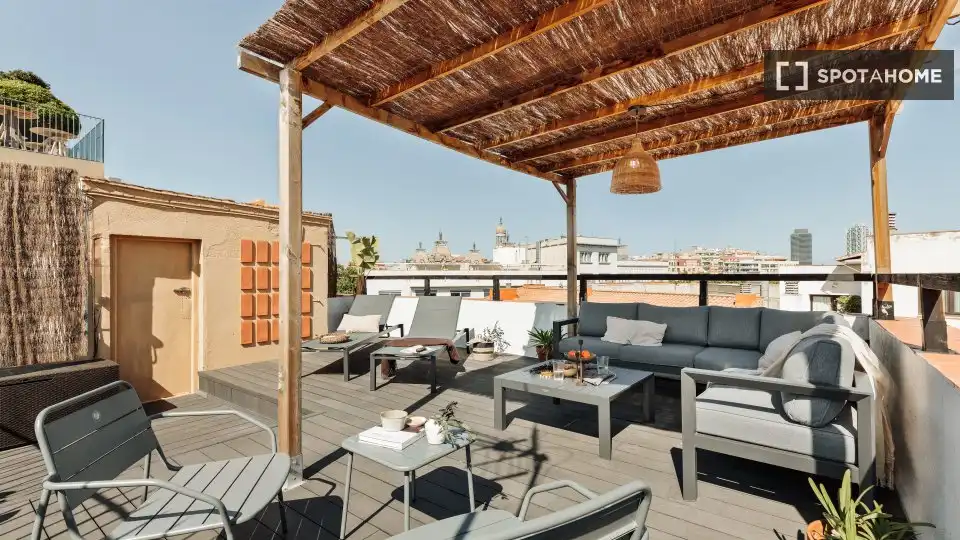 Room in Sant Pere, Sta. Caterina i la Ribera