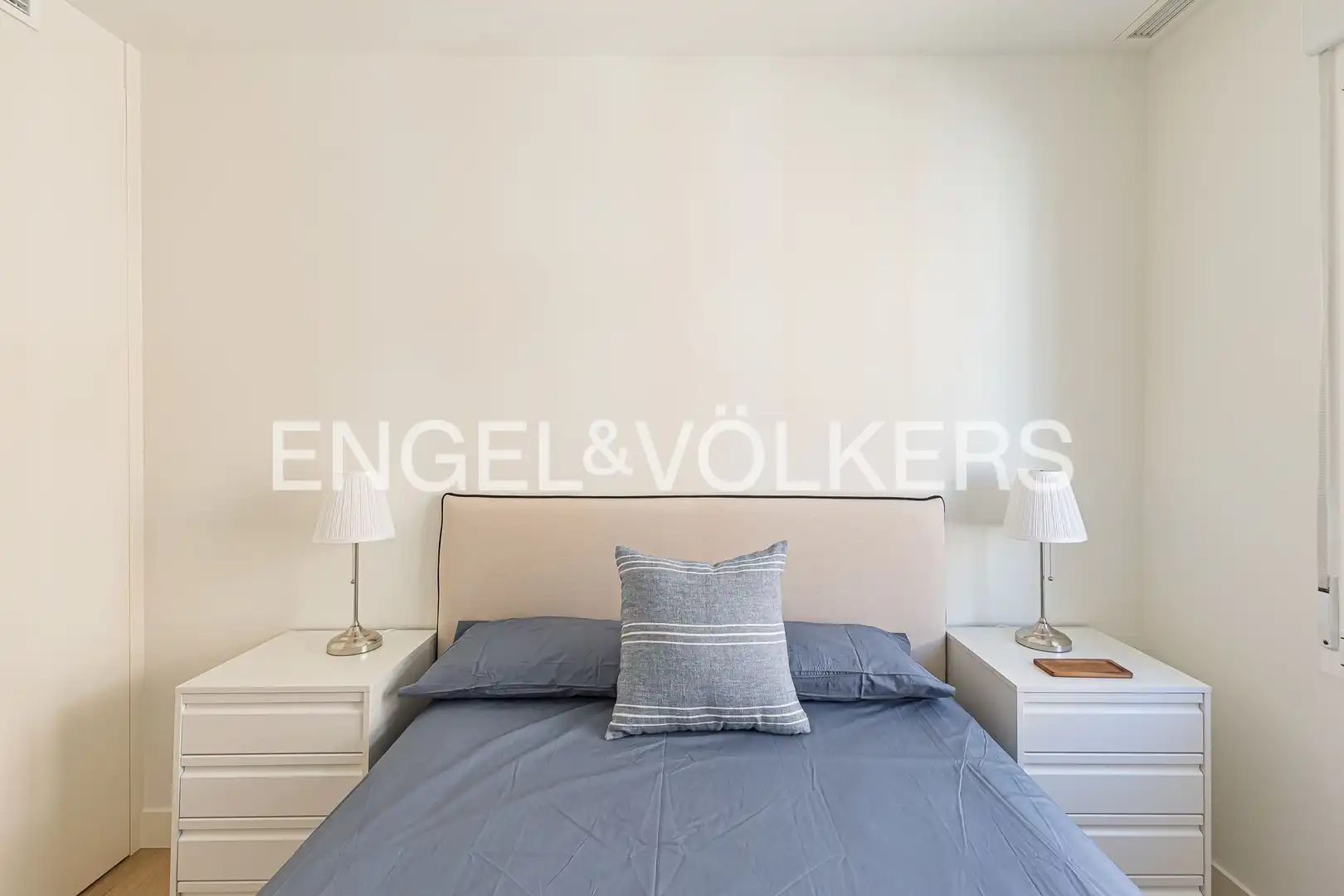 Schlafzimmer von Wohnung zur Miete in Madrid mit Klimaanlage, Heizung und Terrasse