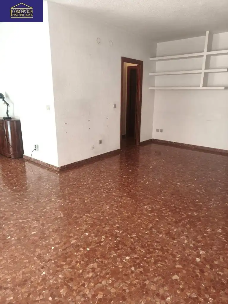 Wohnung zum Verkauf in Córdoba mit Terrasse und Balkon