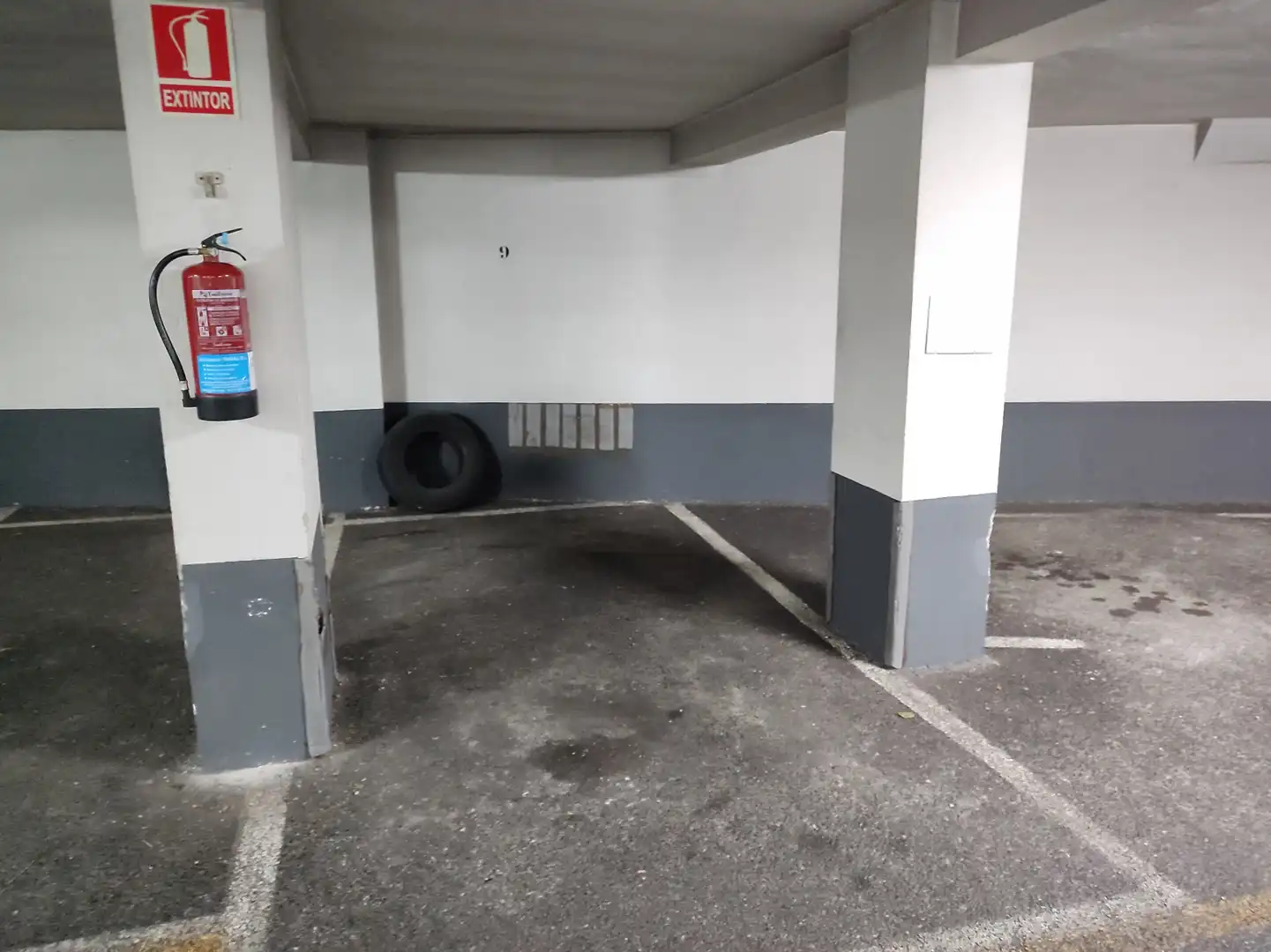 Parking de Piso de alquiler en Gijón  con Calefacción, Parquet y Amueblado