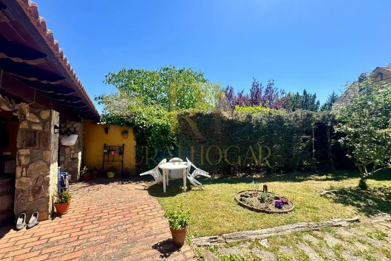 Jardín de Casa o chalet en venta en Santovenia de la Valdoncina con Calefacción, Jardín privado y Parquet