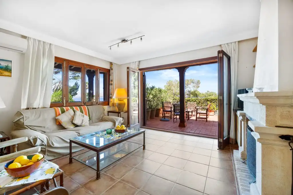 Sala d'estar de Casa o xalet en venda en Alcúdia amb Aire condicionat, Jardí privat i Terrassa