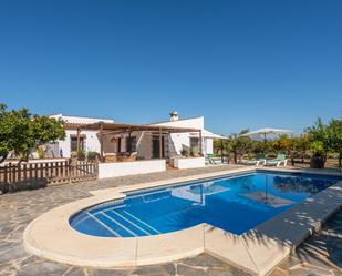 Jardí de Casa o xalet en venda en Alhaurín El Grande amb Aire condicionat, Terrassa i Piscina