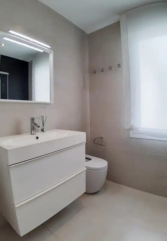 Bathroom of Flat for sale in Bilbao   with Heating, Storage room and Furnished